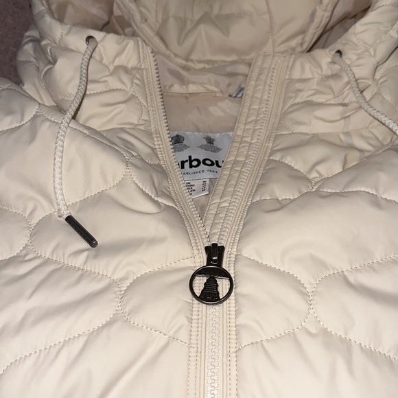 Barbour Kendra Hybrid Quilted Hooded Jacket - Picture 6 of 10